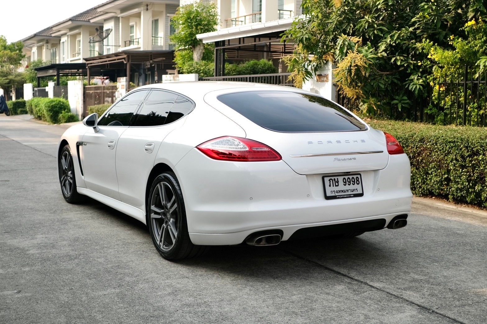 Porsche Panamera 3.0D (ฝาดำ) ไมล์ 33,000 km