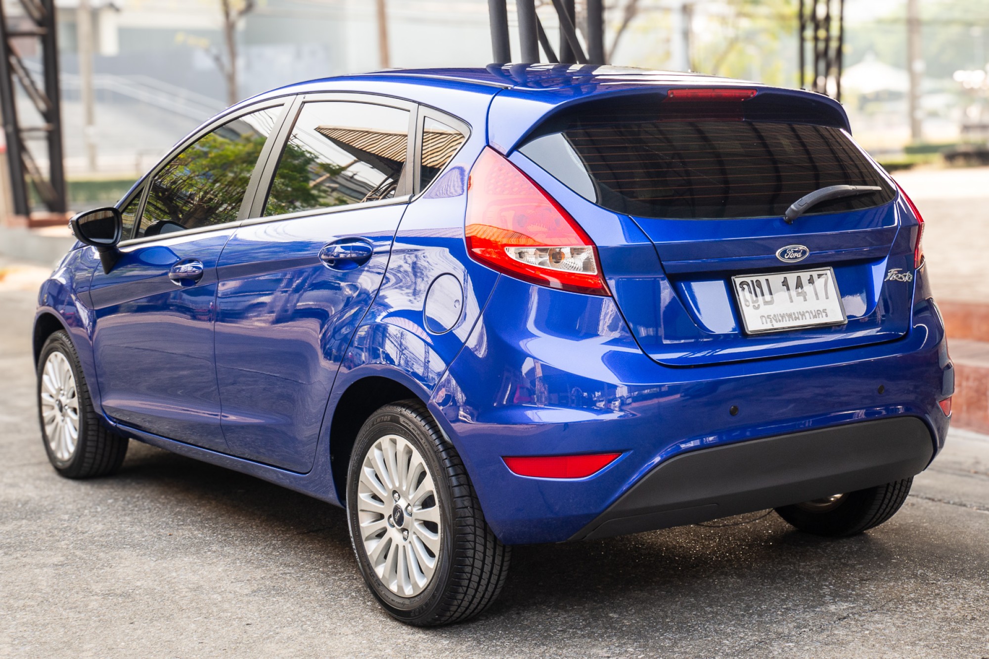 2011 Ford Fiesta สีน้ำเงิน