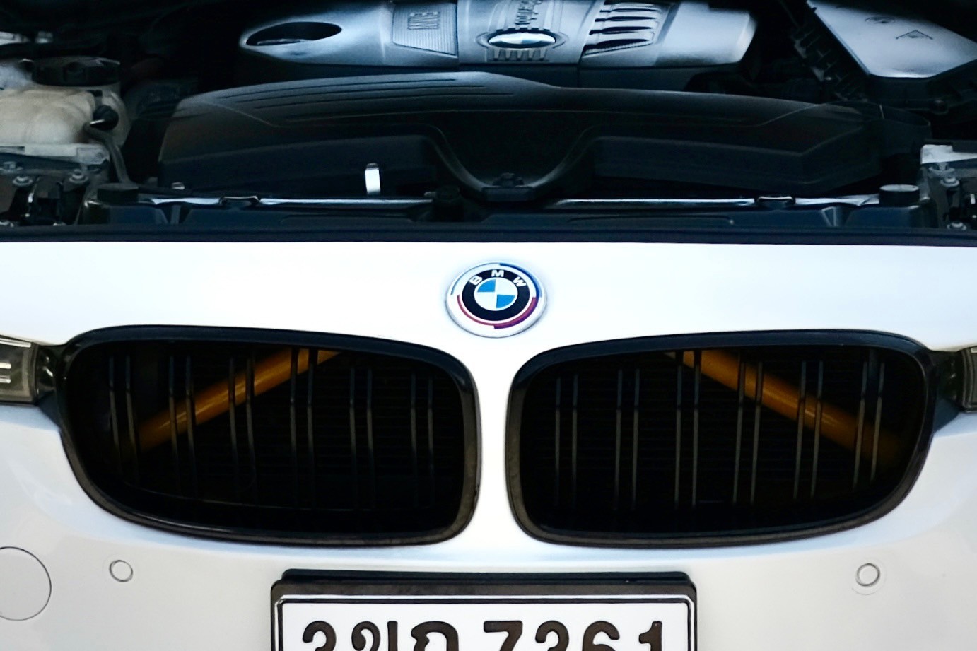 BMW 320d luxury เครื่องดีเซล ปี2012 จด 2014 เกียร์ ออโต้ สี ขาว ไมล์ 11x,xxx Km