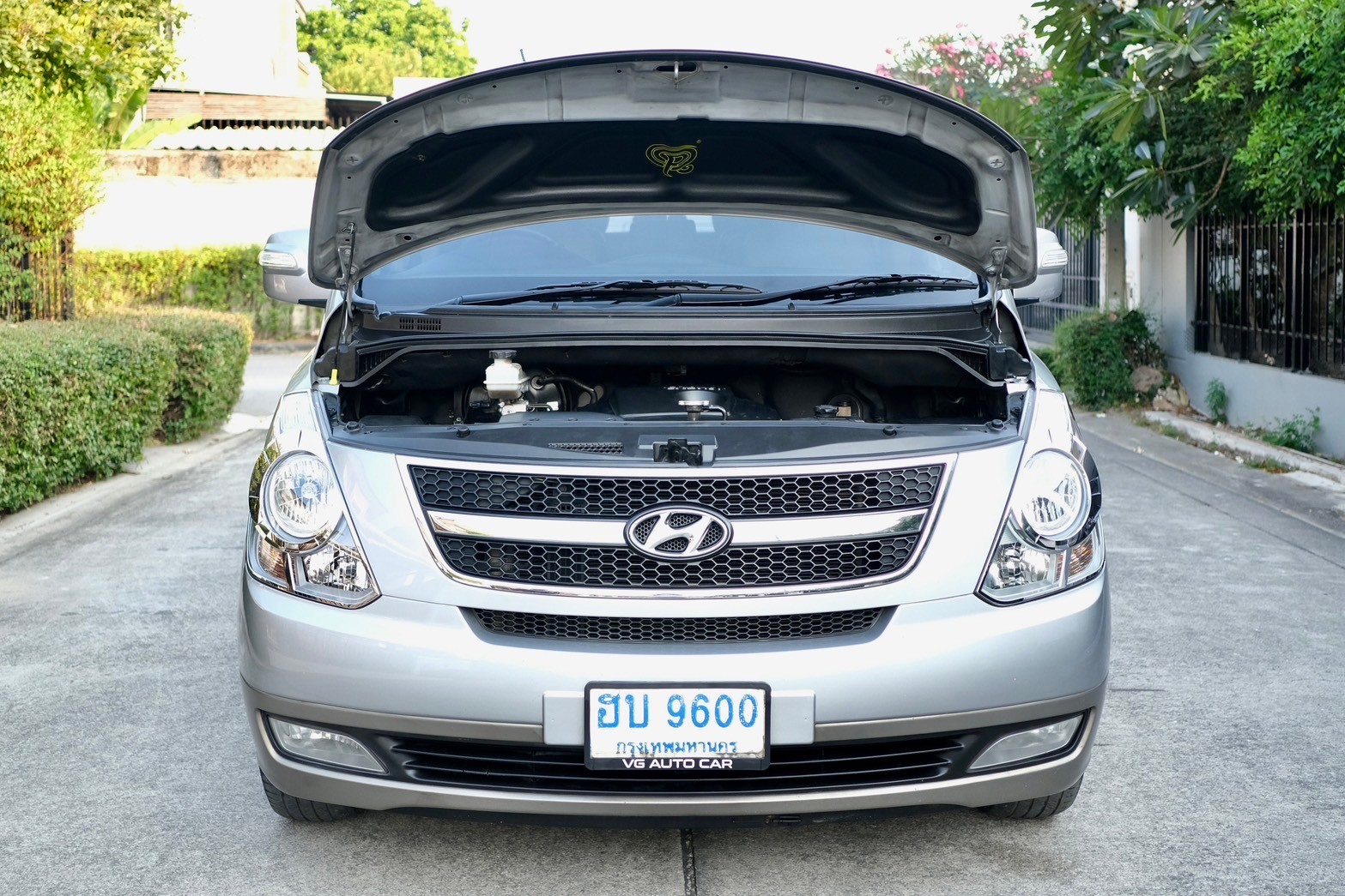 Hyundai H1 2.5 Deluxe (A2) ออโต้ ดีเซล สีเทา ปี2012 ไมล์ 1xx,xxx กม.☑️