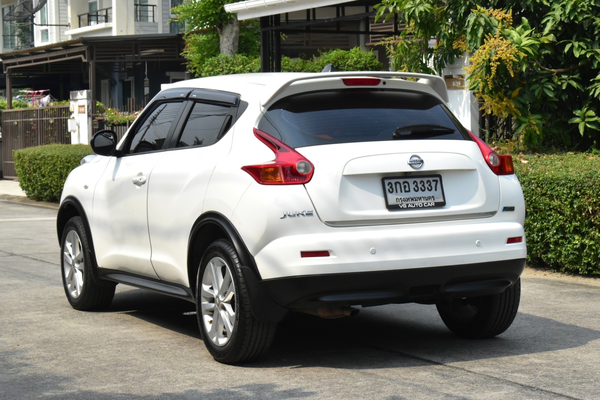 Nissan Juke 1.6V ปี2014 สีขาว ออโต้ เบนซิน ไมล์ 1xx,xxx km.