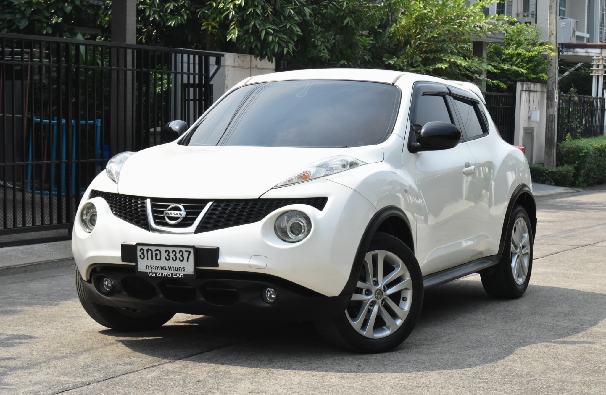 Nissan Juke 1.6V ปี2014 สีขาว ออโต้ เบนซิน ไมล์ 1xx,xxx km.