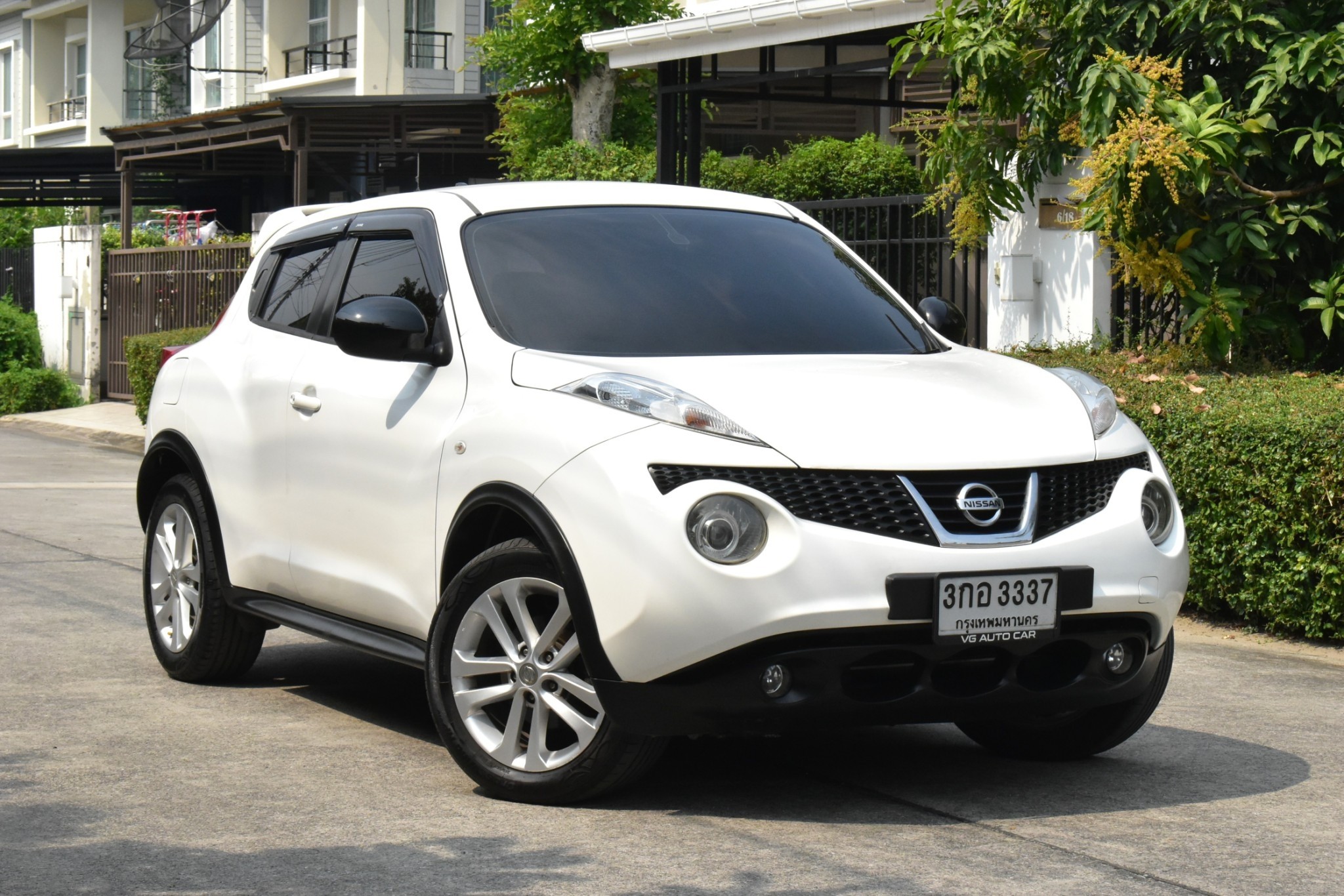 Nissan Juke 1.6V ปี2014 สีขาว ออโต้ เบนซิน ไมล์ 1xx,xxx km.