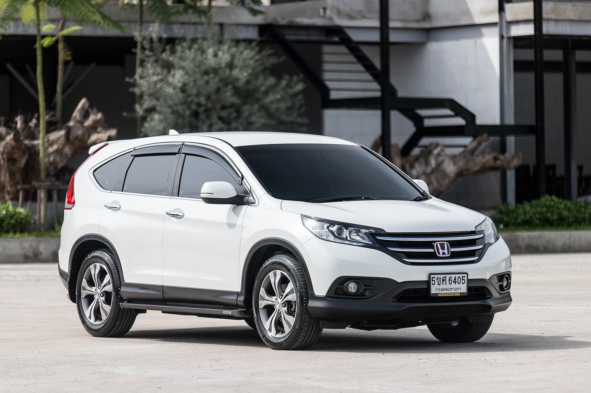 Honda CRV 2.4EL ขับ2 ปี 2014 สีขาว ไมล์แท้ 140,000 กม.