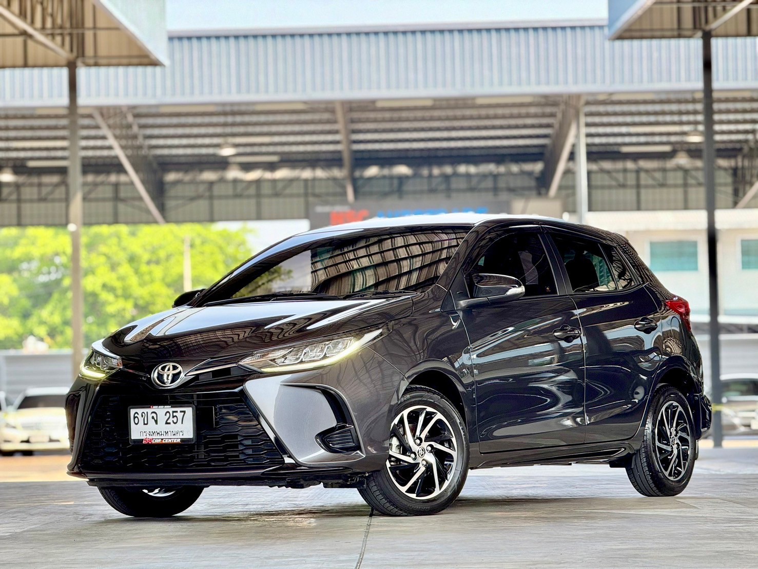 Toyota Yaris 1.2 Sport ปี 2021 ไมล์ 2 หมื่น