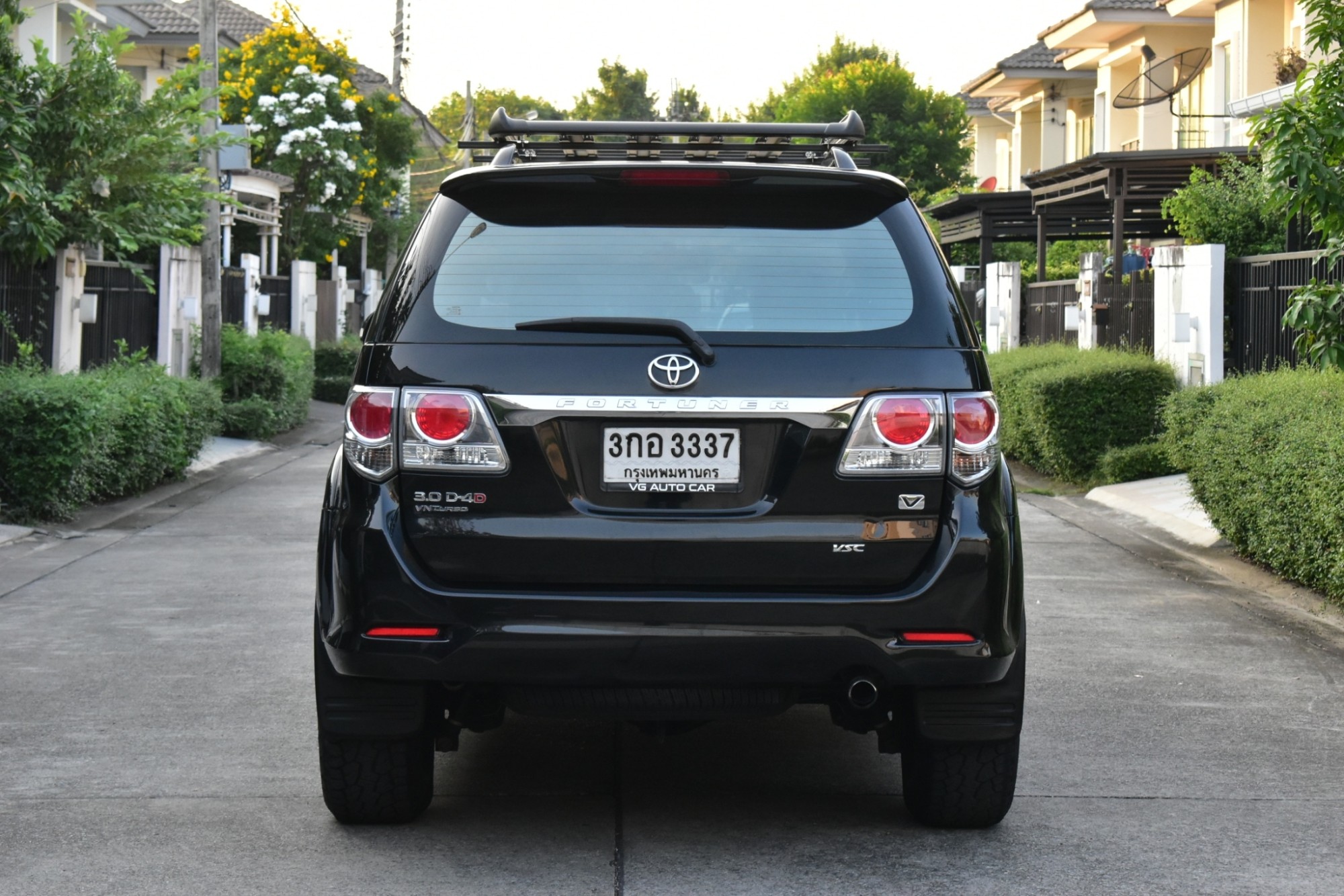 2012 Toyota Fortuner ไมเนอร์เชนจ์ 2 สีดำ