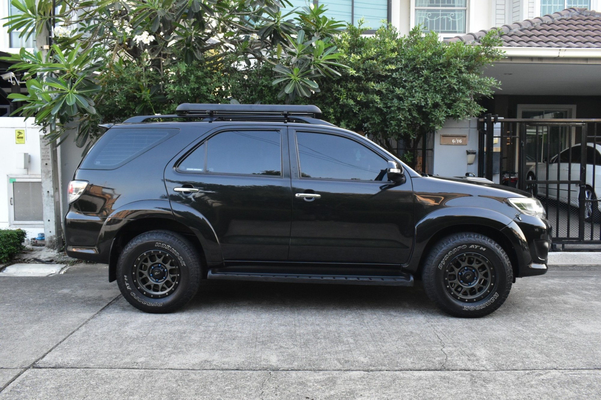 2012 Toyota Fortuner ไมเนอร์เชนจ์ 2 สีดำ