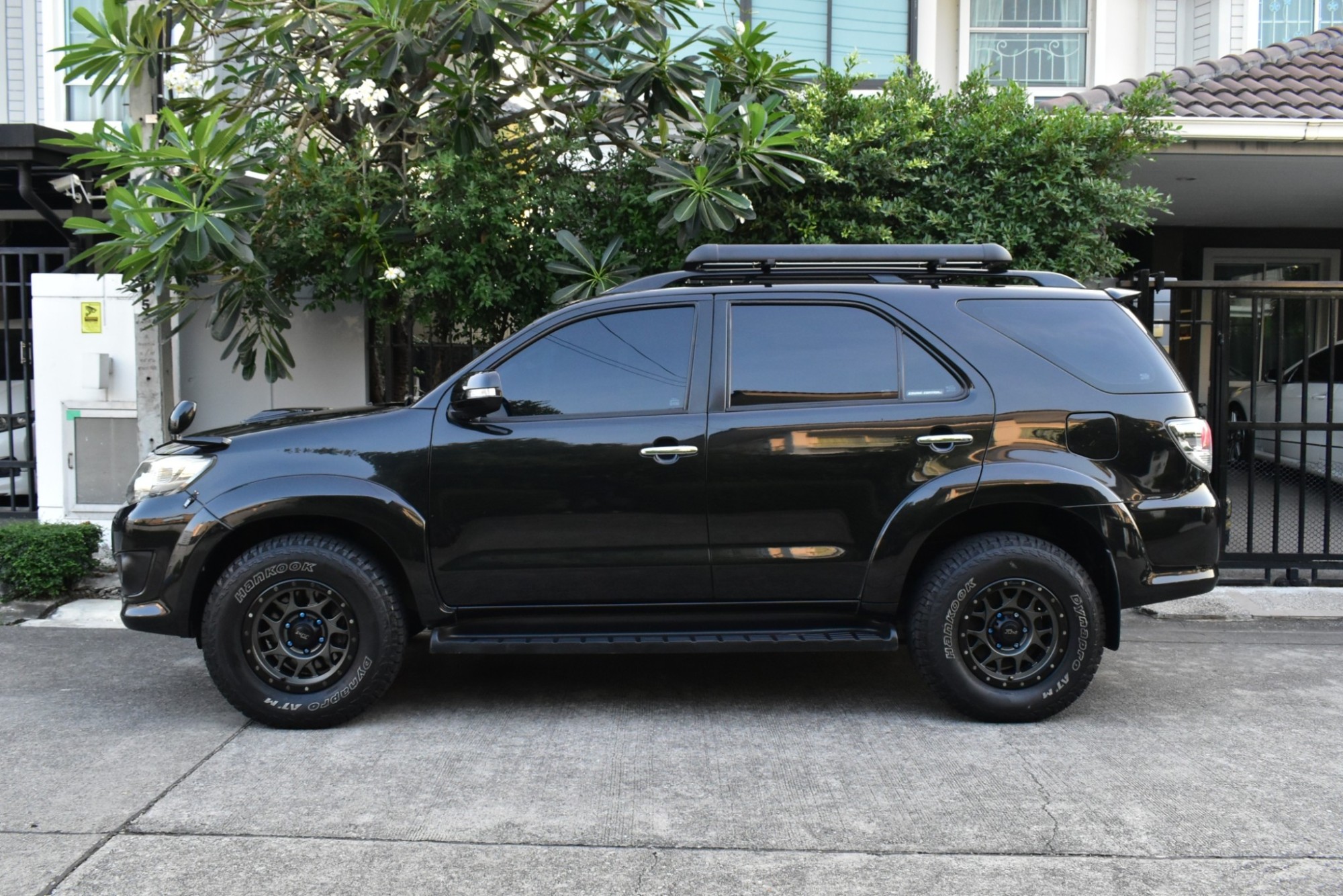 2012 Toyota Fortuner ไมเนอร์เชนจ์ 2 สีดำ