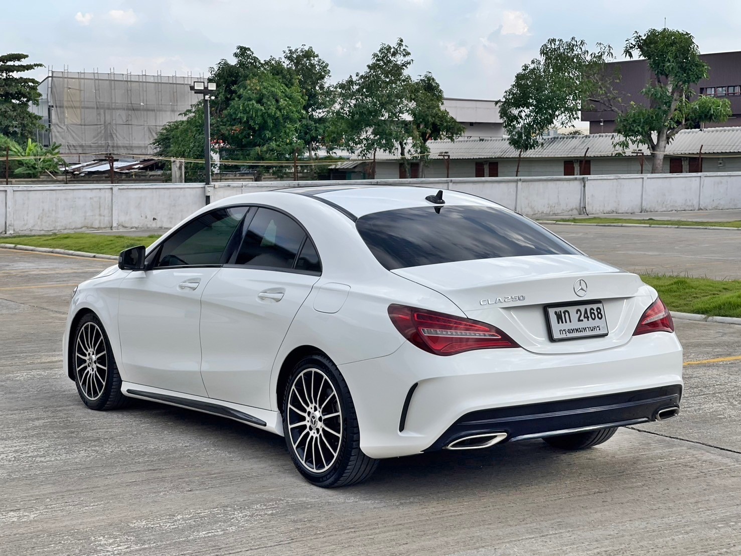 Mercedes-Benz CLA250 AMG Facelift White Art Edition (W117) ปี 2018 จด 2019