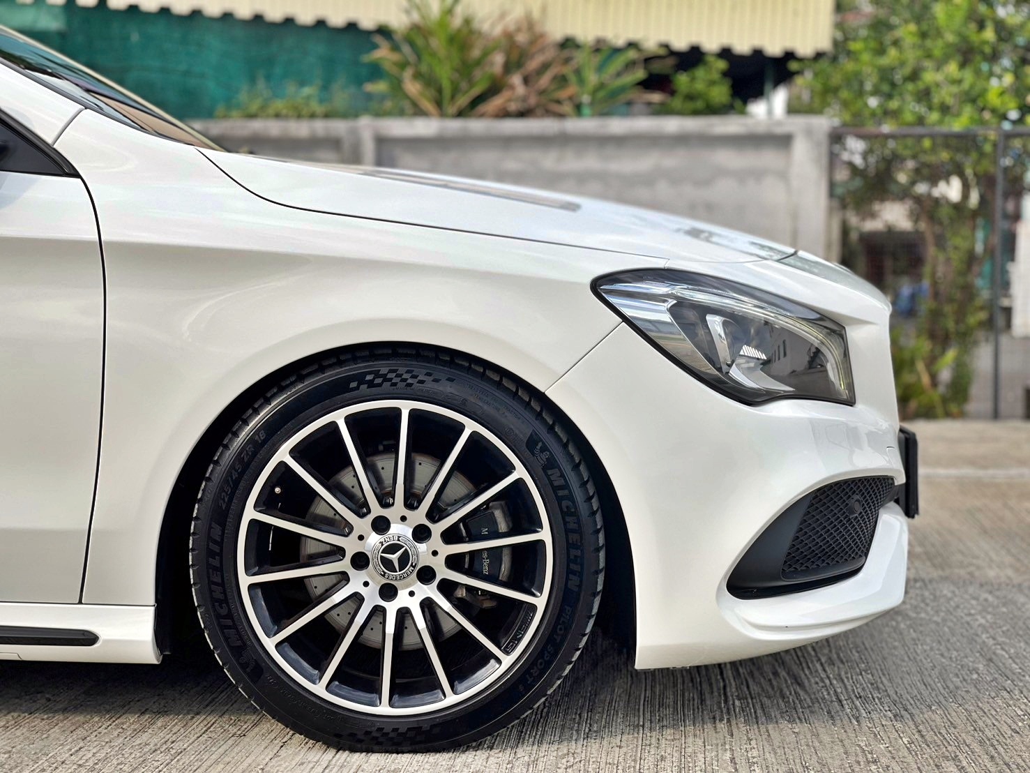 Mercedes-Benz CLA250 AMG Facelift White Art Edition (W117) ปี 2018 จด 2019