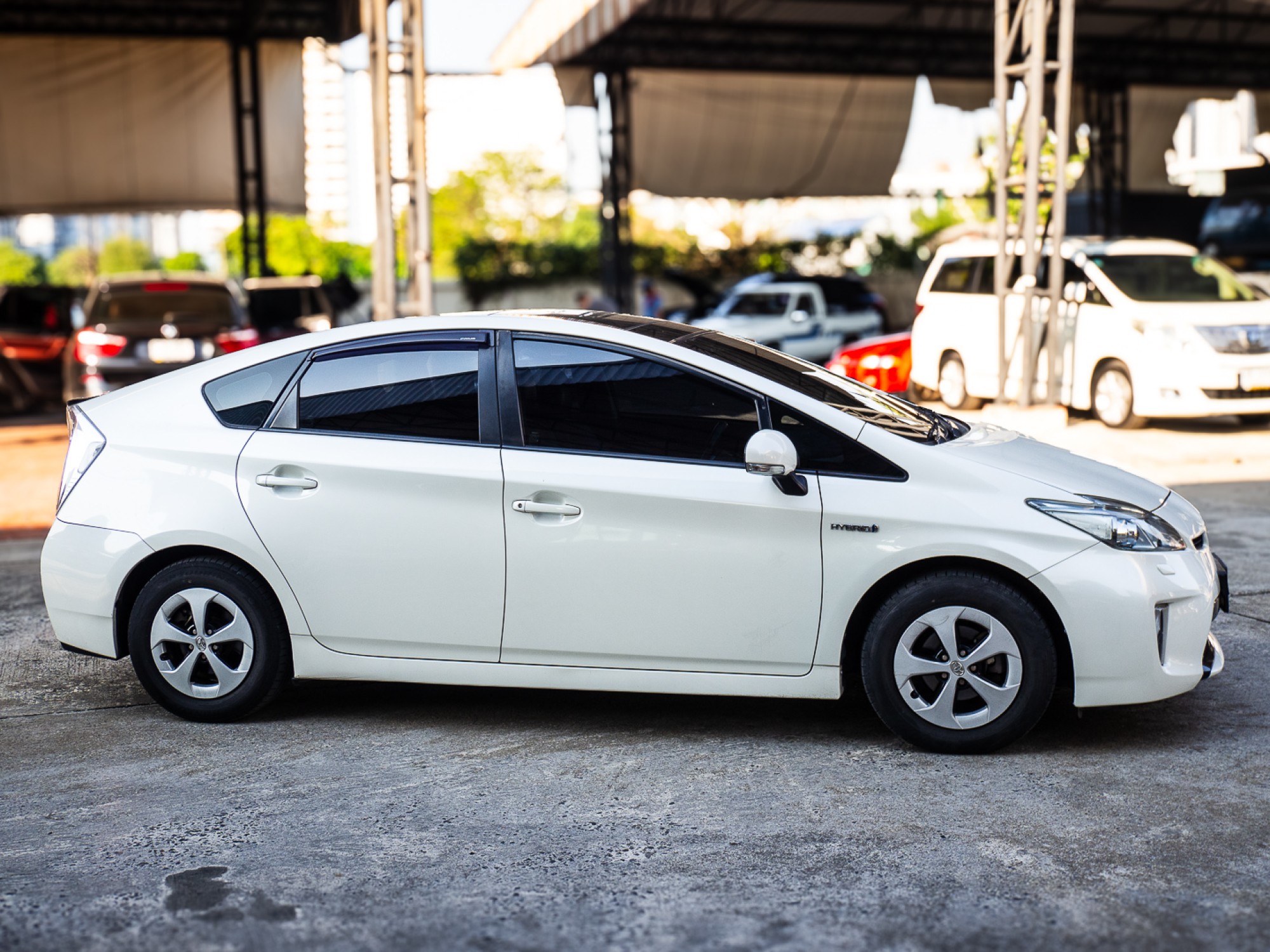 2012 Toyota Prius สีขาว