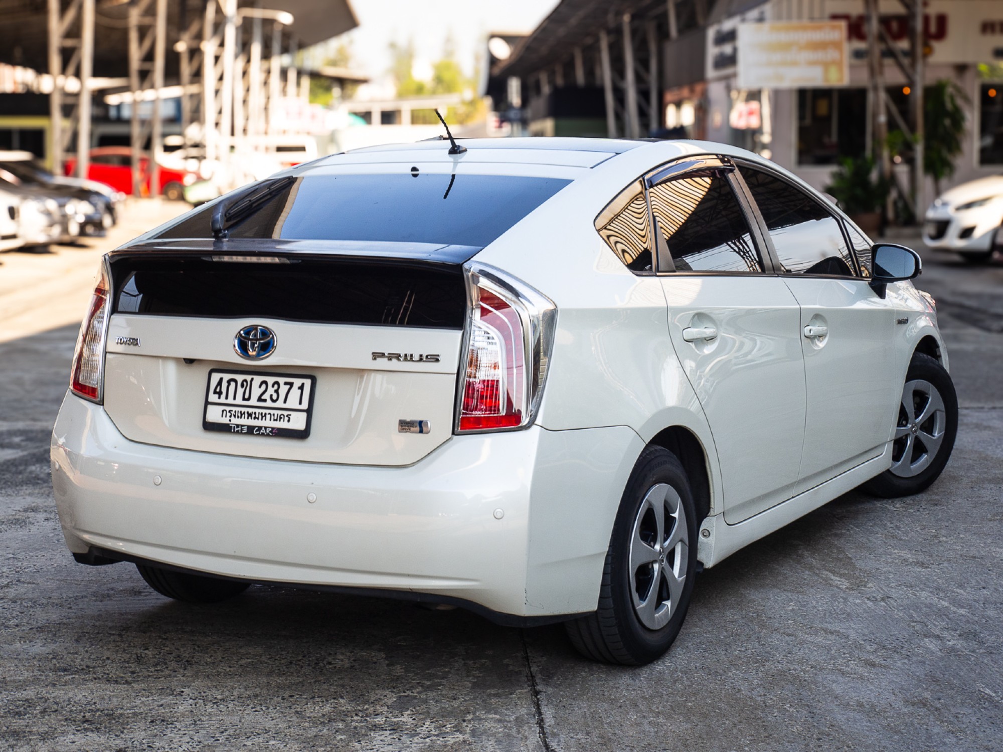 2012 Toyota Prius สีขาว