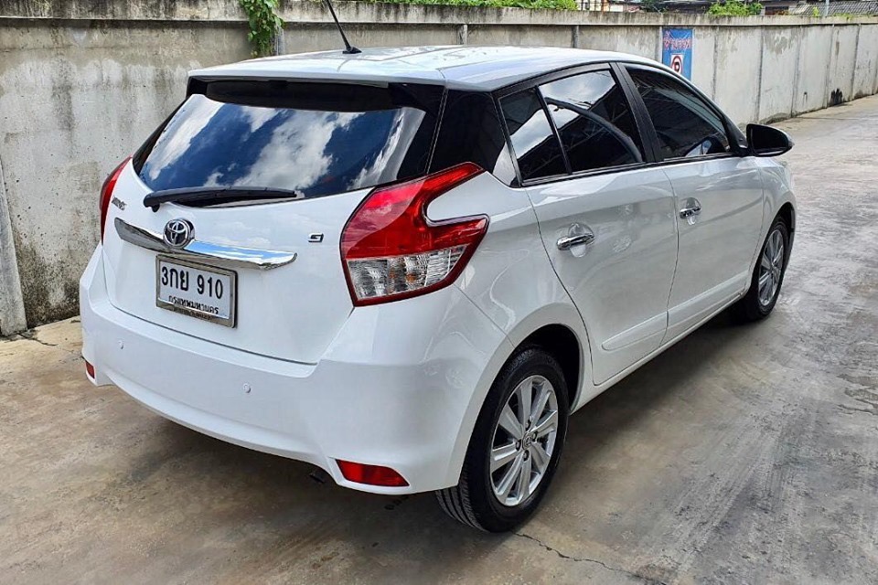 Toyota Yaris ปี 2014 สีขาว