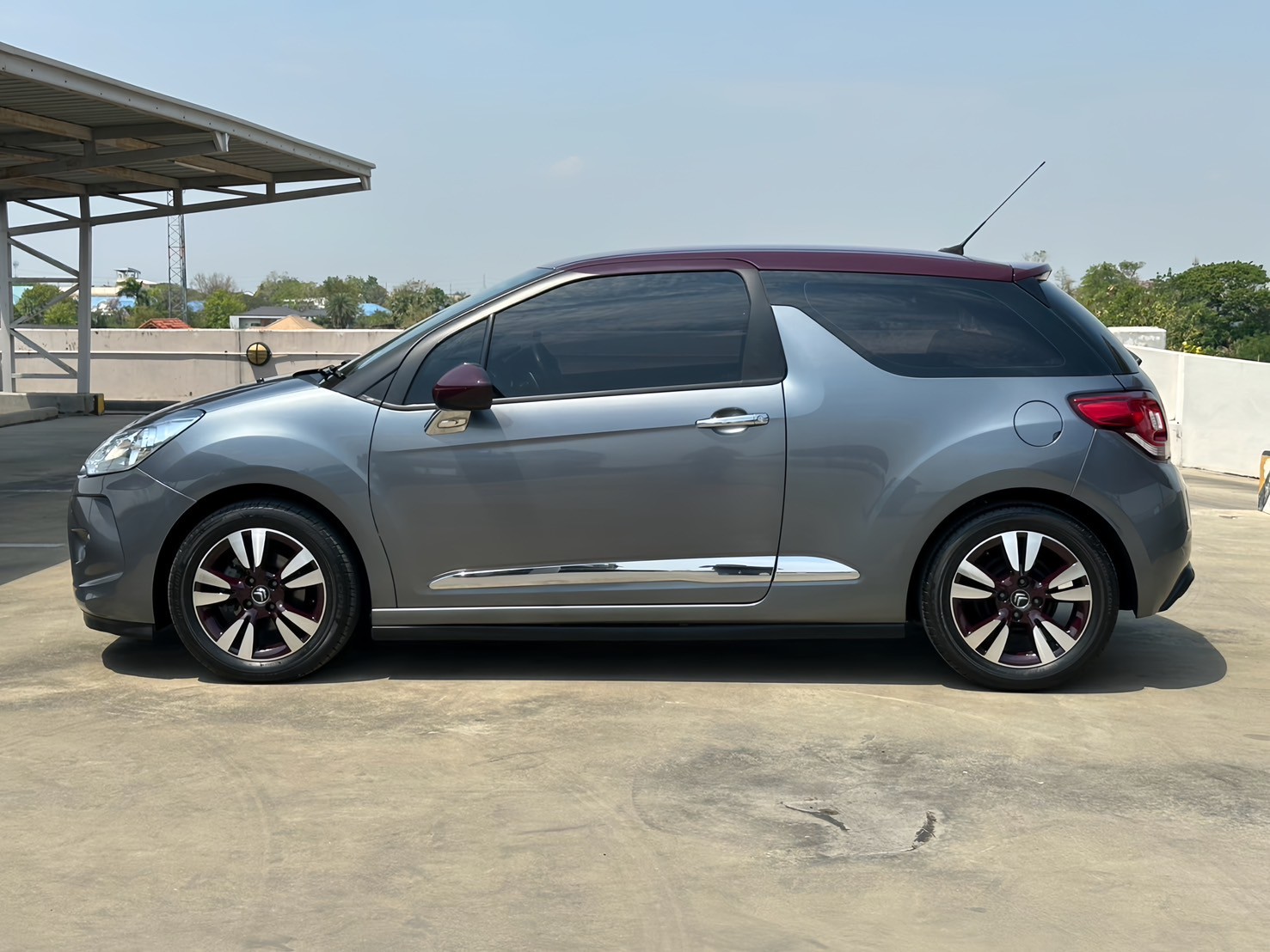 2013 Citroen DS3 สีเทา