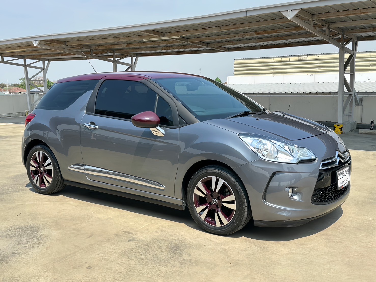 2013 Citroen DS3 สีเทา