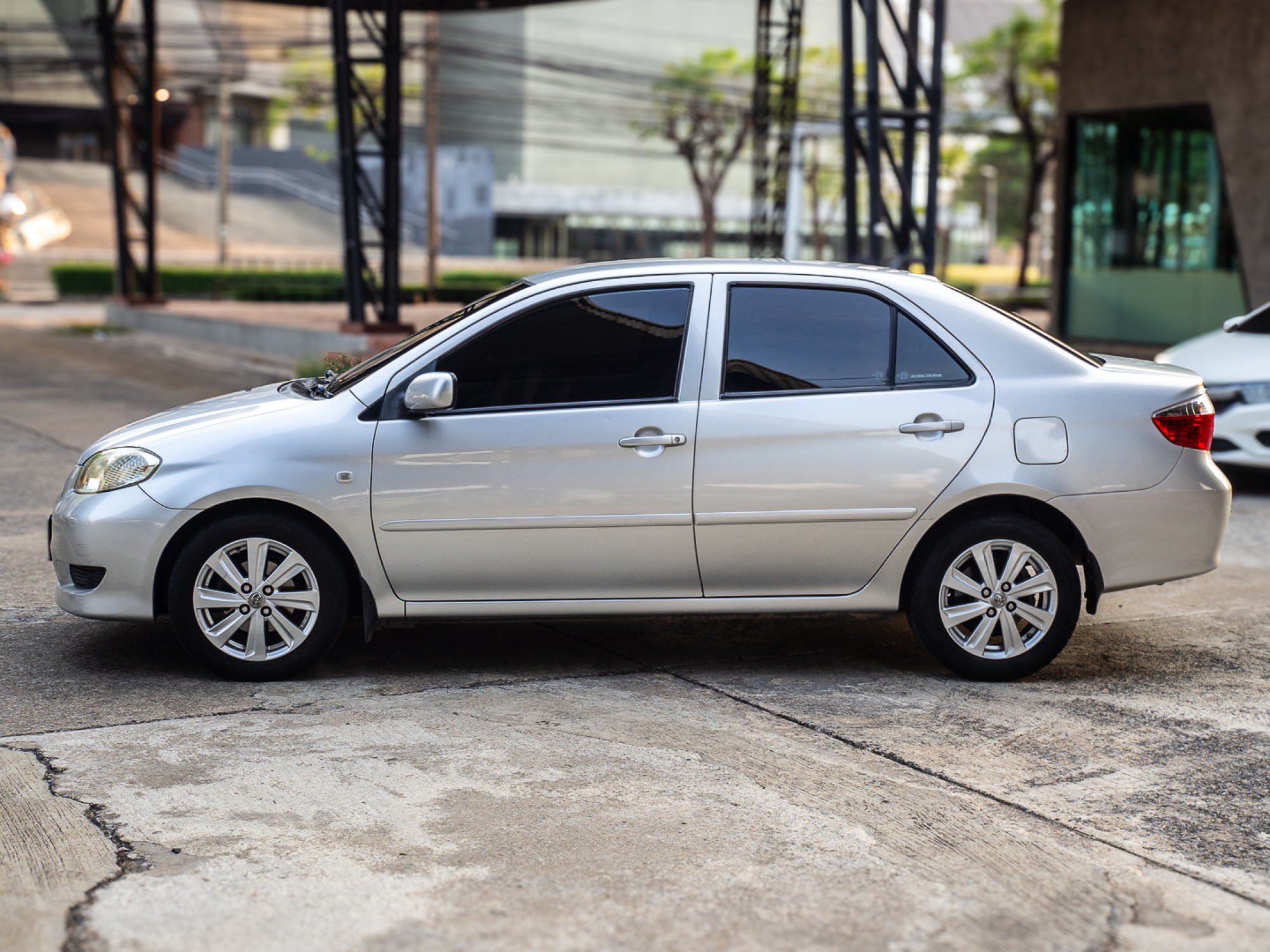 2004 Toyota Vios สีเงิน