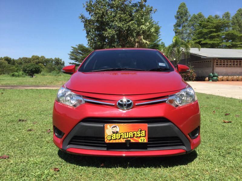 Toyota Vios ปี 2015 สีแดง