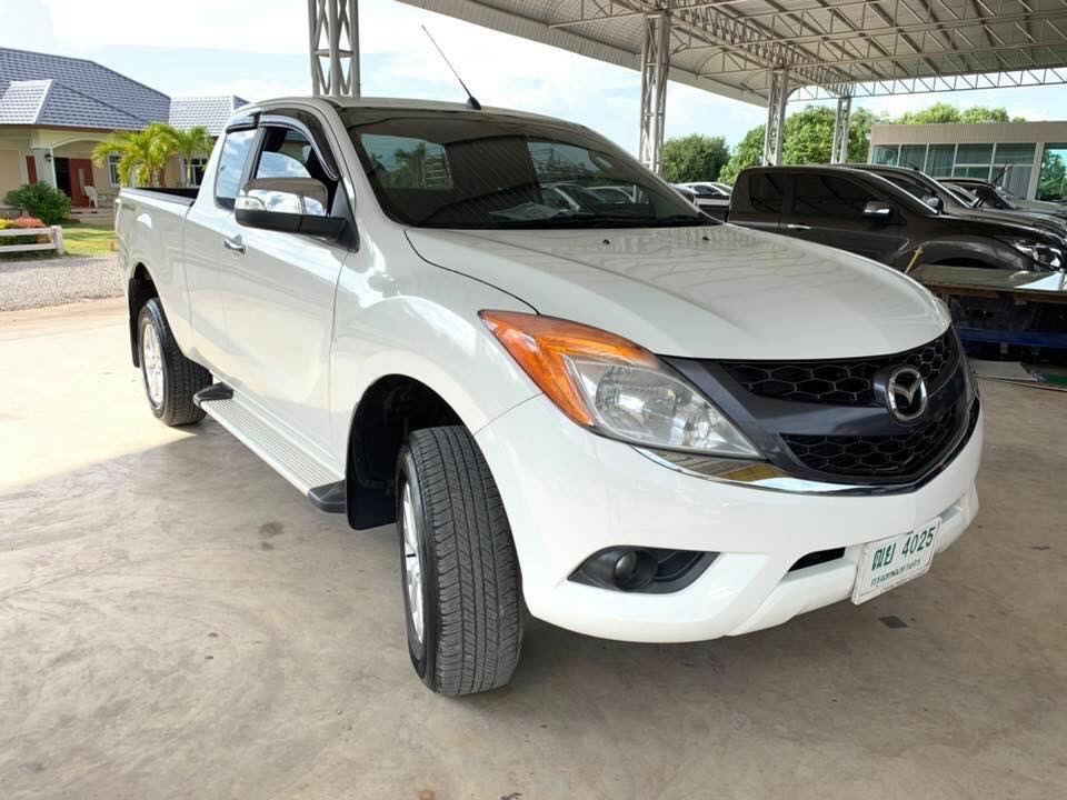 Mazda BT-50 PRO Free Style Cab ปี 2012 สีขาว