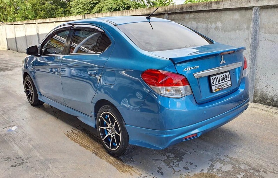 Mitsubishi Attrage ปี 2013 สีฟ้า