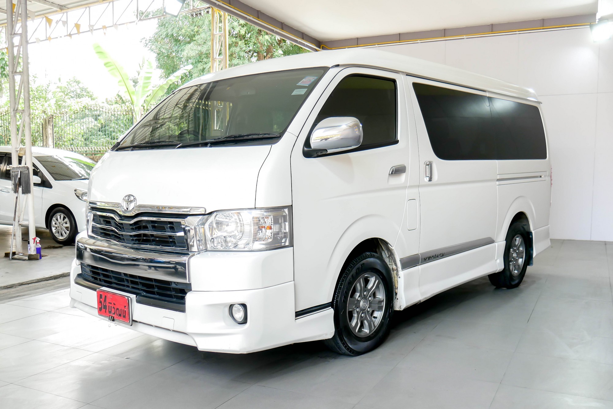 TOYOTA VENTURY 3.0 V AT ปี 2016 สีขาว