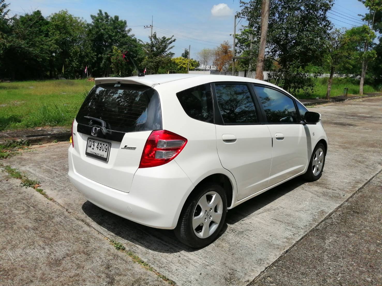 Honda Jazz GE ปี 2008 สีขาว