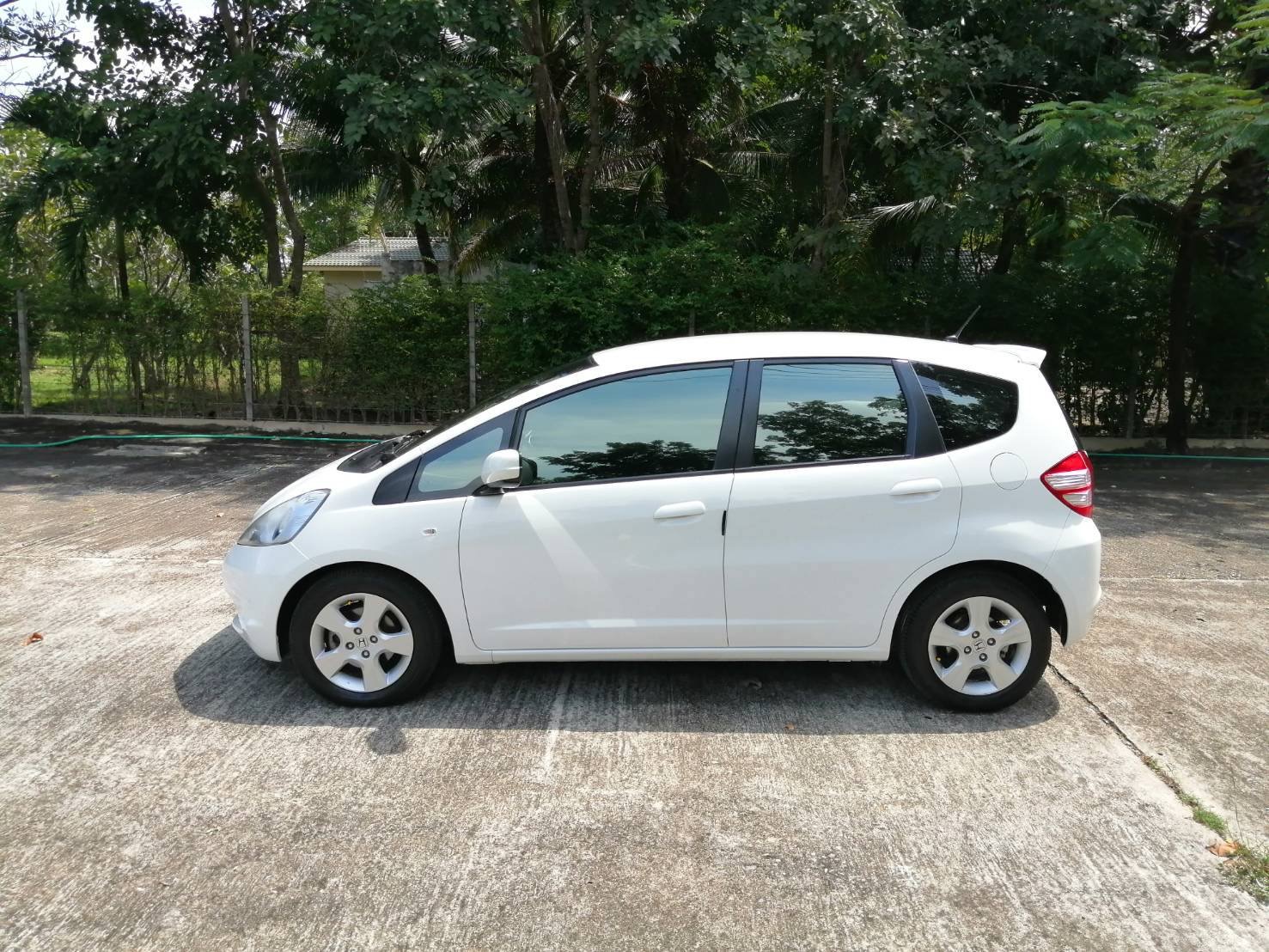 Honda Jazz GE ปี 2008 สีขาว