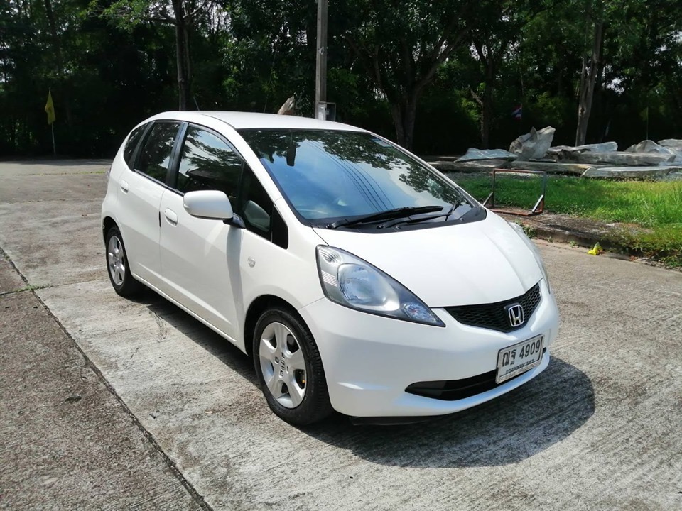 Honda Jazz GE ปี 2008 สีขาว