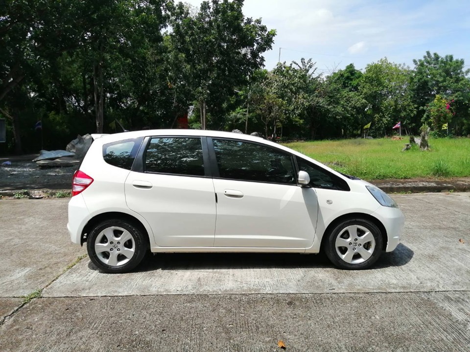 Honda Jazz GE ปี 2008 สีขาว