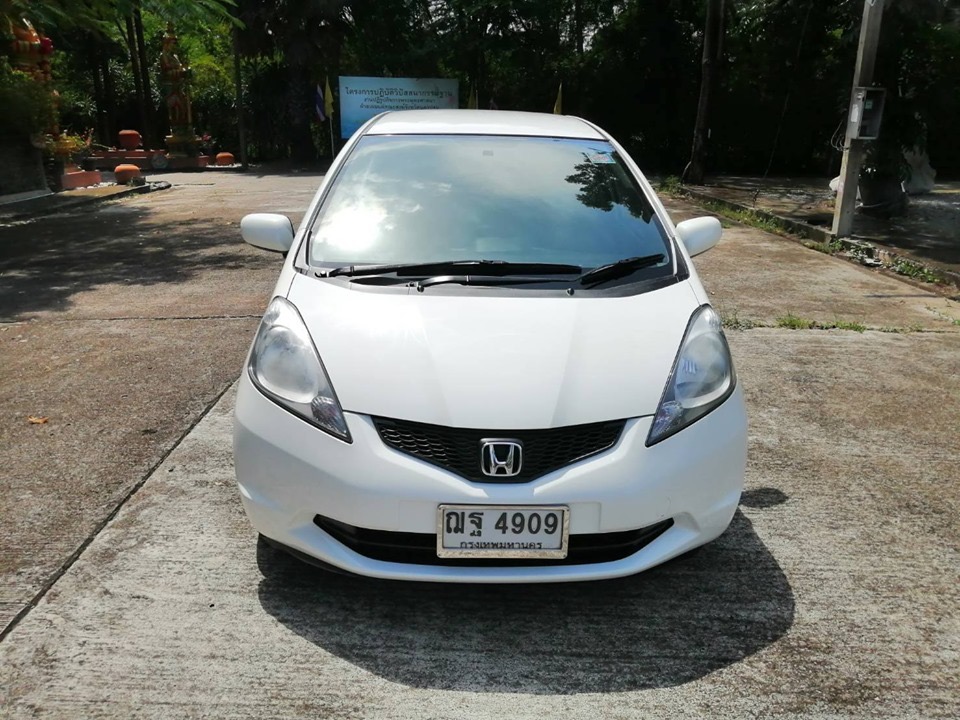 Honda Jazz GE ปี 2008 สีขาว