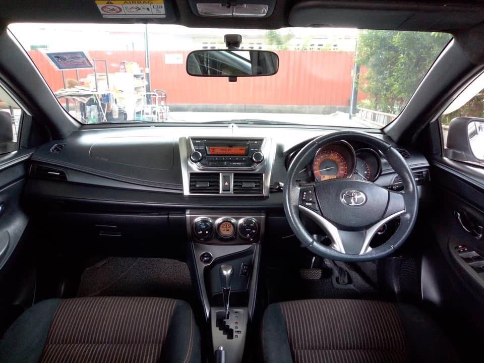 Toyota Yaris ปี 2014 สีขาว