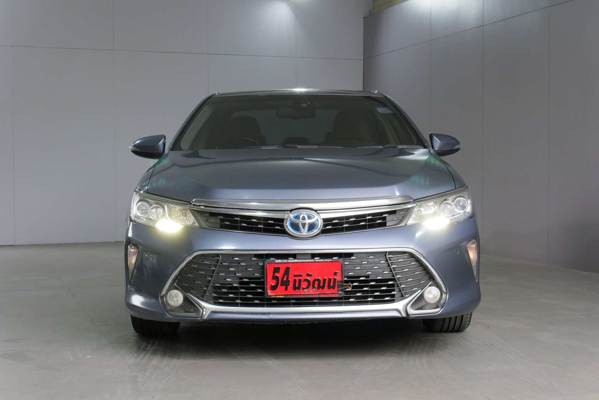 TOYOTA CAMRY 2.5 HV NAVI MINOR CHANGE AT ปี 2015 สีเทา