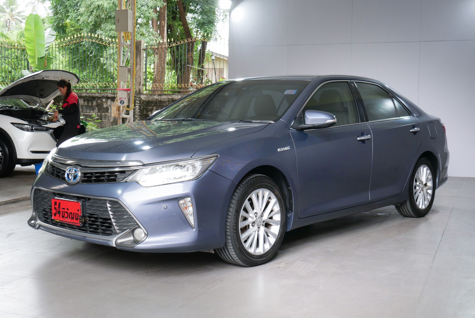 TOYOTA CAMRY 2.5 HV NAVI MINOR CHANGE AT ปี 2015 สีเทา