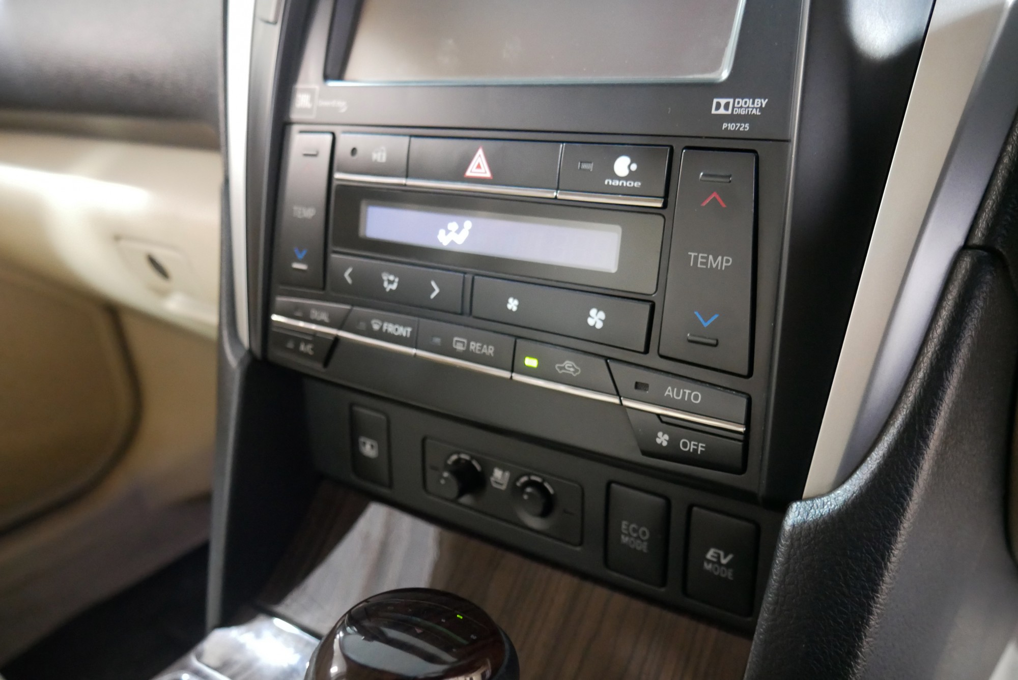 TOYOTA CAMRY 2.5 HV NAVI MINOR CHANGE AT ปี 2015 สีเทา