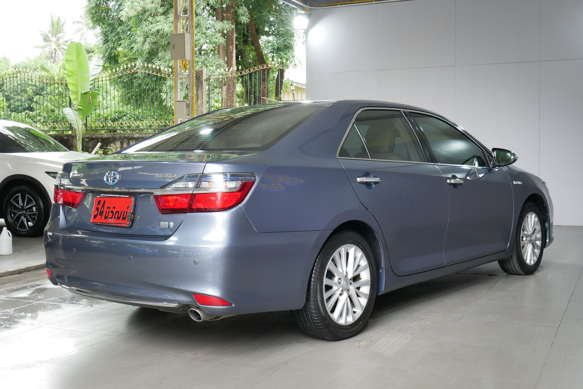 TOYOTA CAMRY 2.5 HV NAVI MINOR CHANGE AT ปี 2015 สีเทา