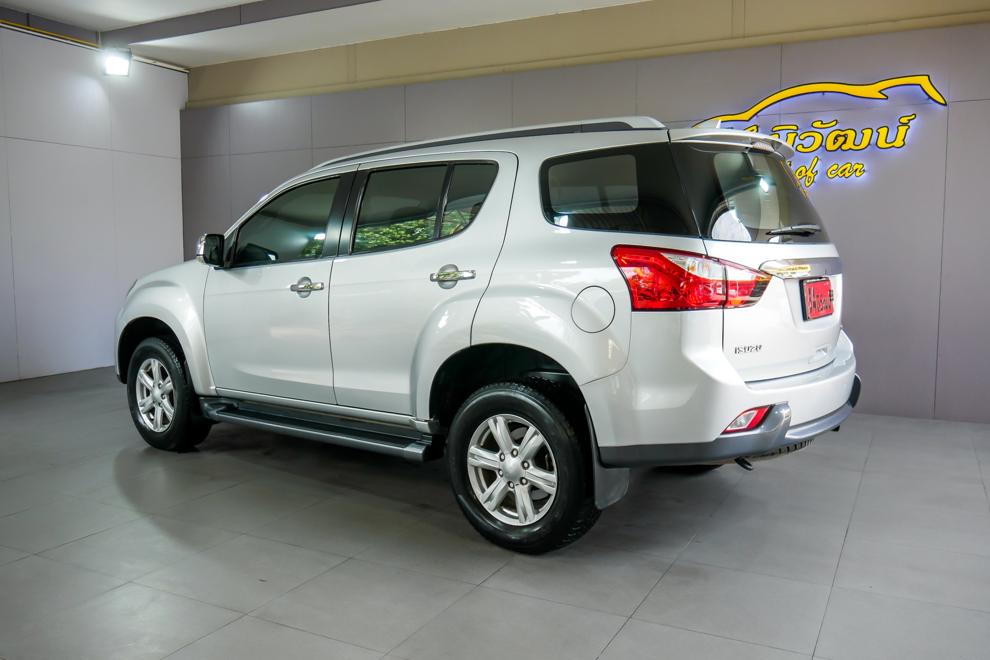 ISUZU MU-X 3.0 NAVI 4X4 AT ปี 2014 สีเงิน