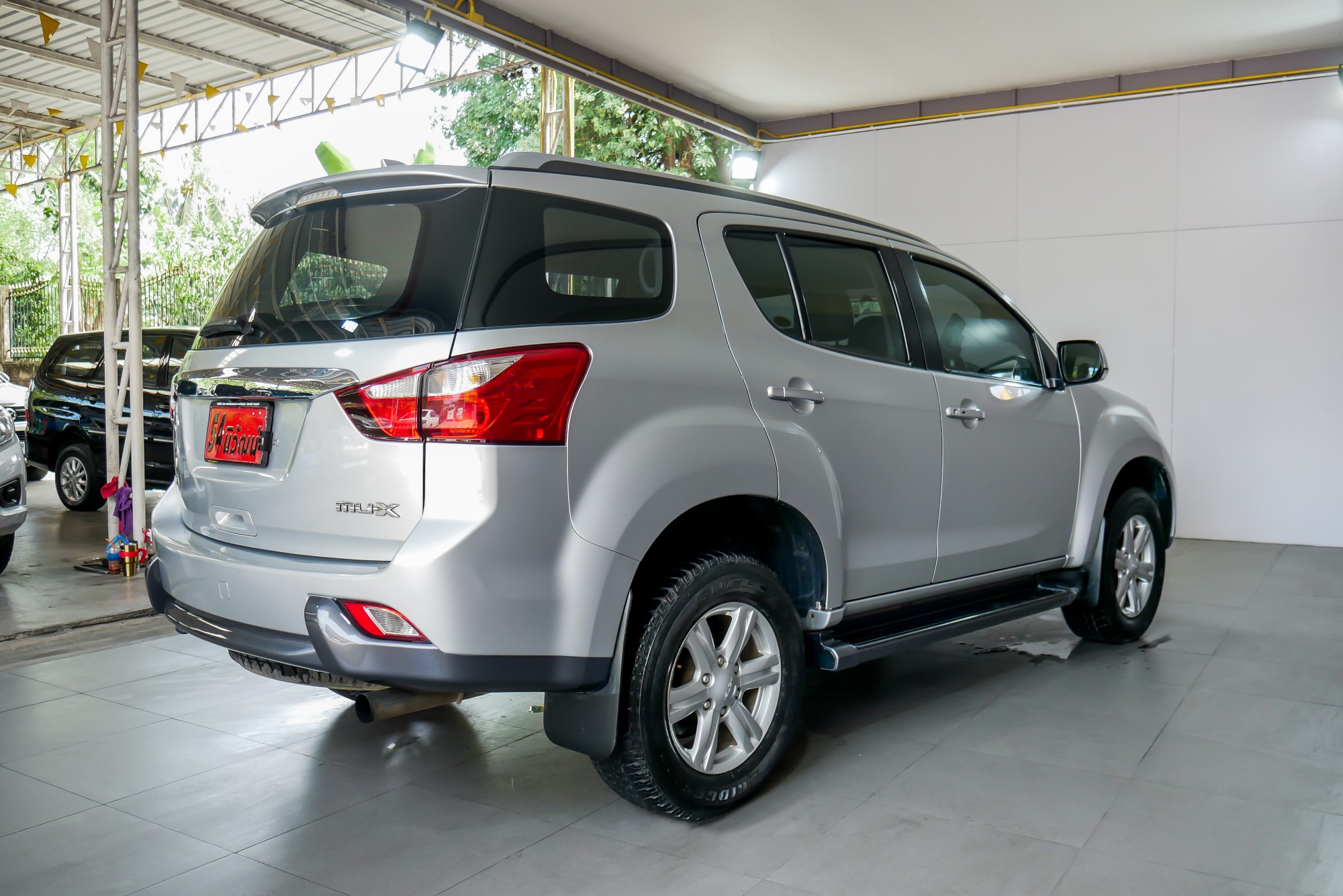 ISUZU MU-X 3.0 NAVI 4X4 AT ปี 2014 สีเงิน