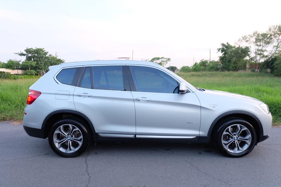 BMW X3 F25 ปี 2016 สีเงิน