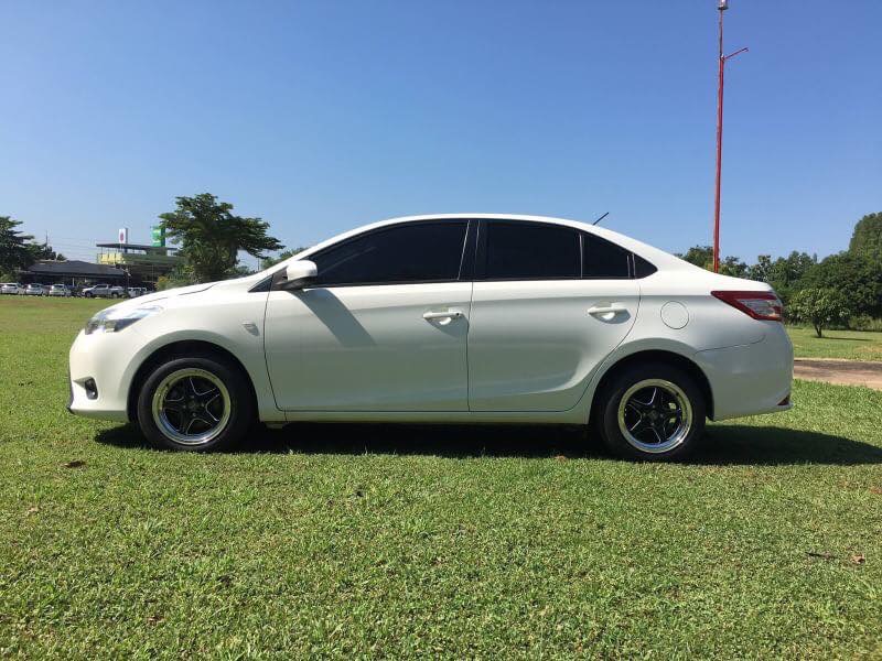 Toyota Vios ปี 2015 สีขาว