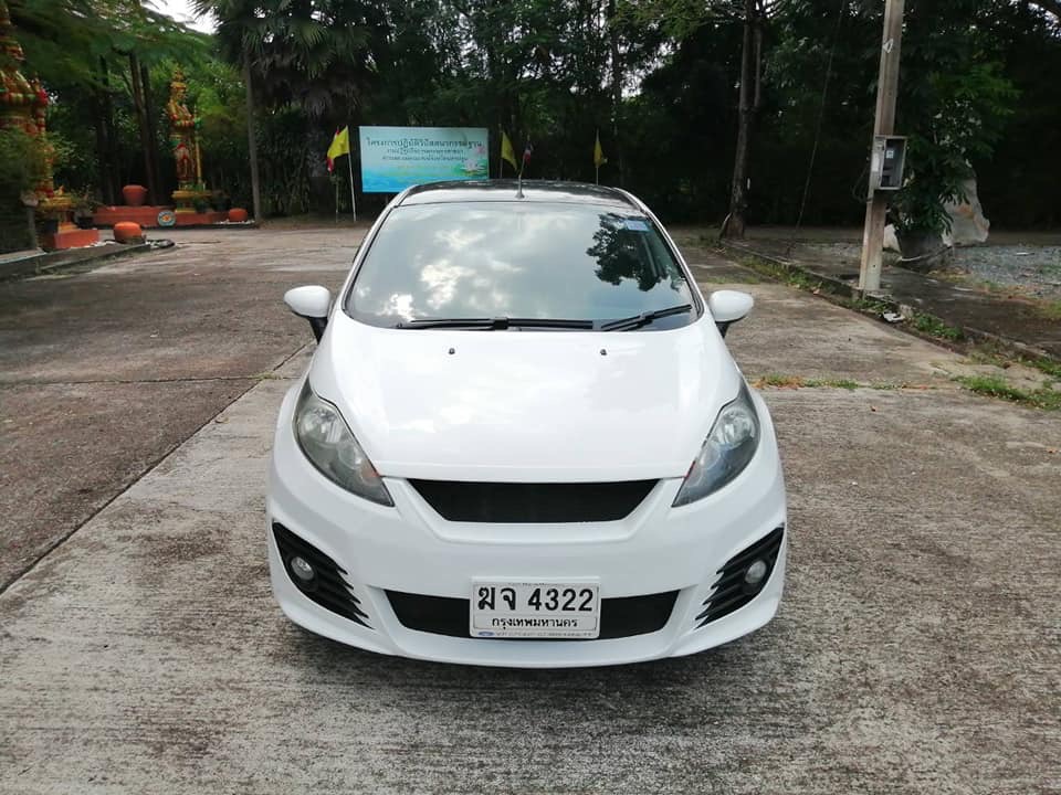 Ford Fiesta ปี 2012 สีขาว