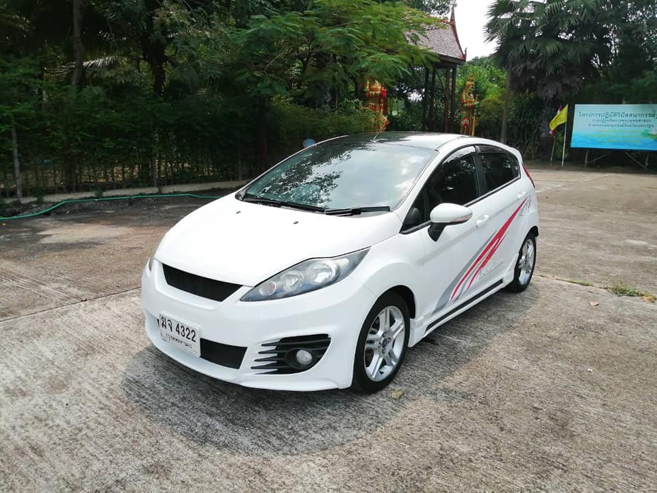 Ford Fiesta ปี 2012 สีขาว