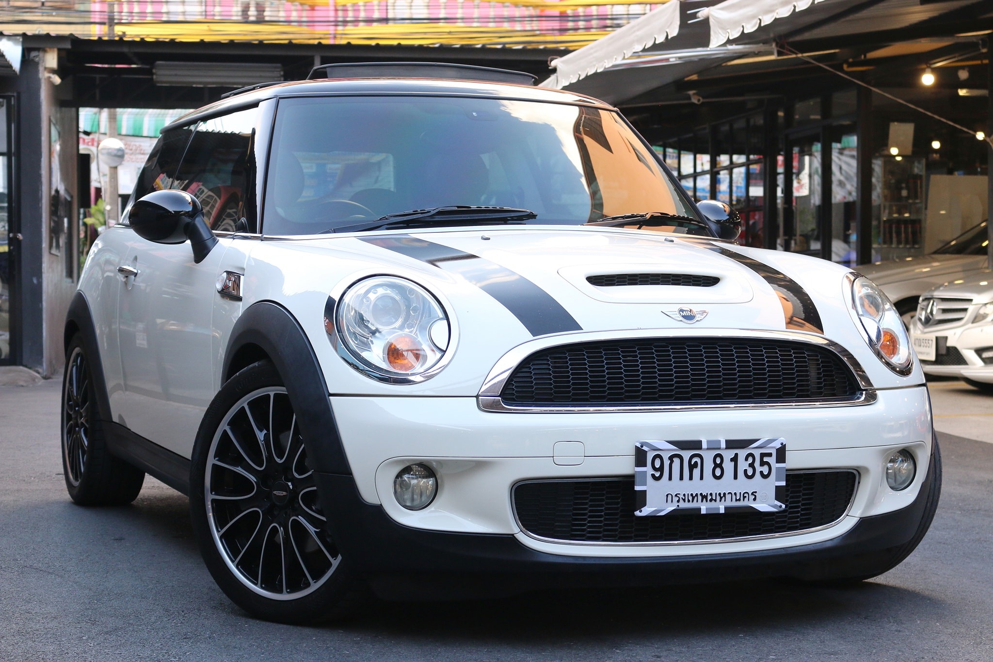 Mini Hatch (Cooper) Gen2 R56 ปี 2009 สีขาว