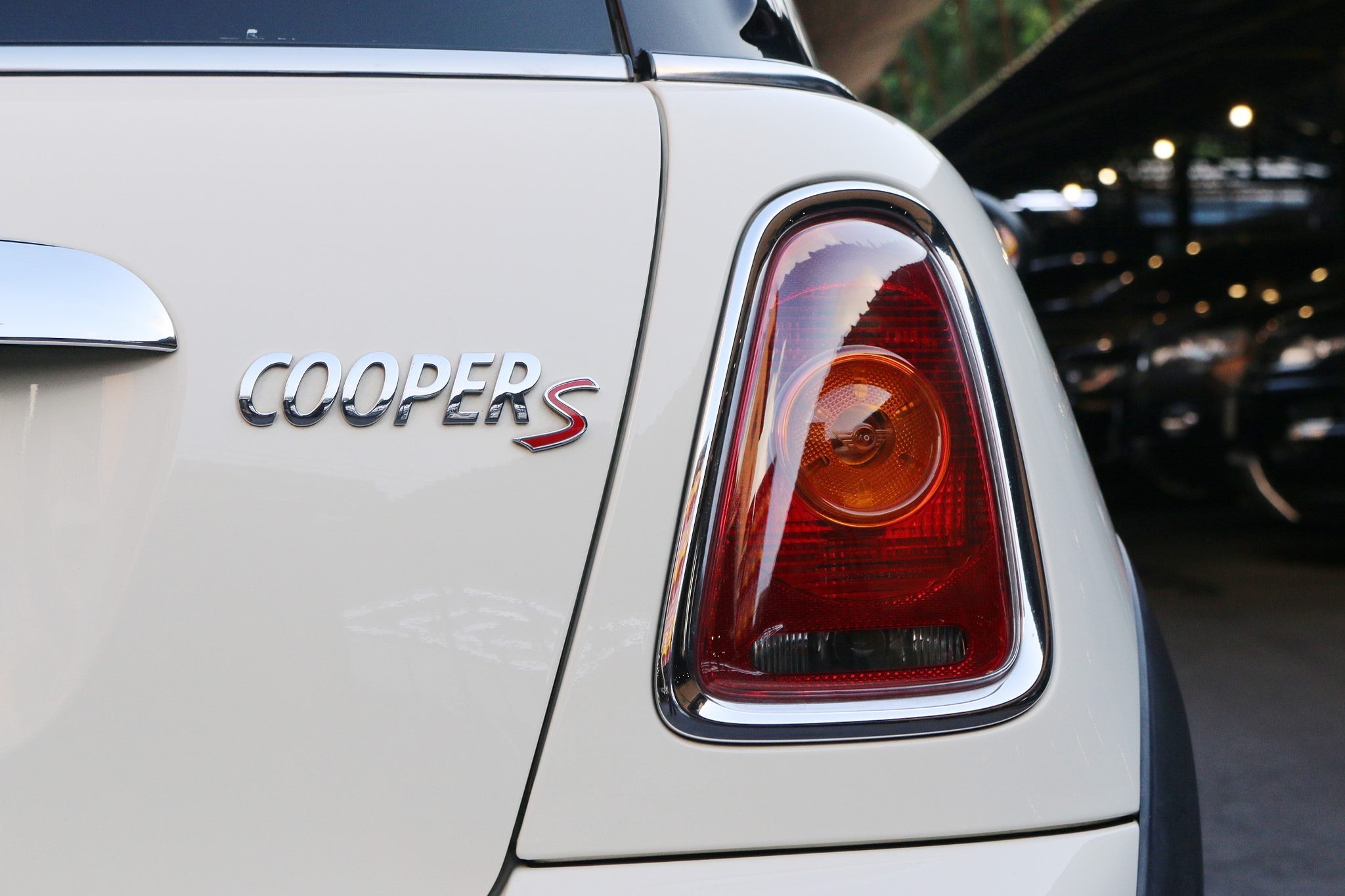 Mini Hatch (Cooper) Gen2 R56 ปี 2009 สีขาว