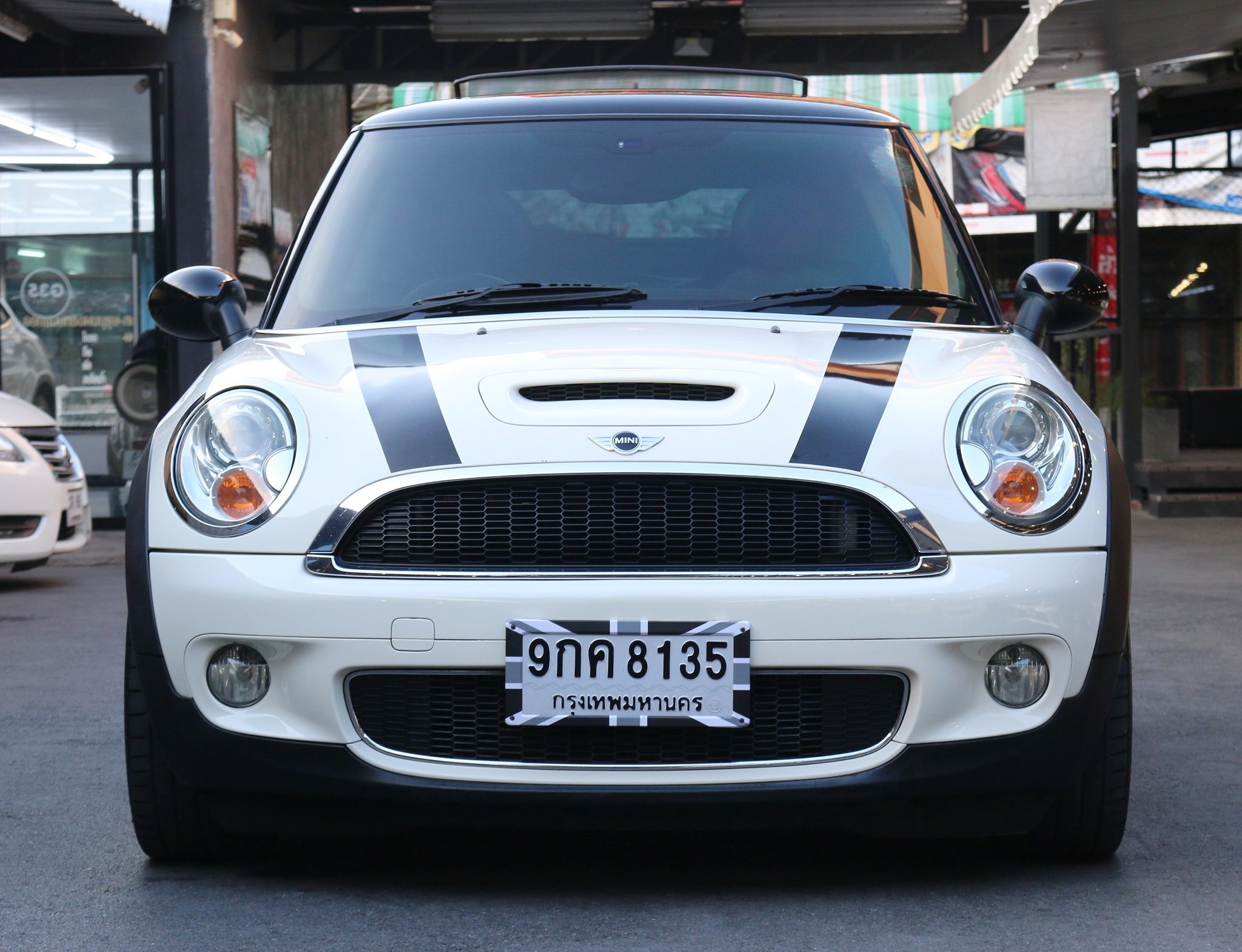 Mini Hatch (Cooper) Gen2 R56 ปี 2009 สีขาว