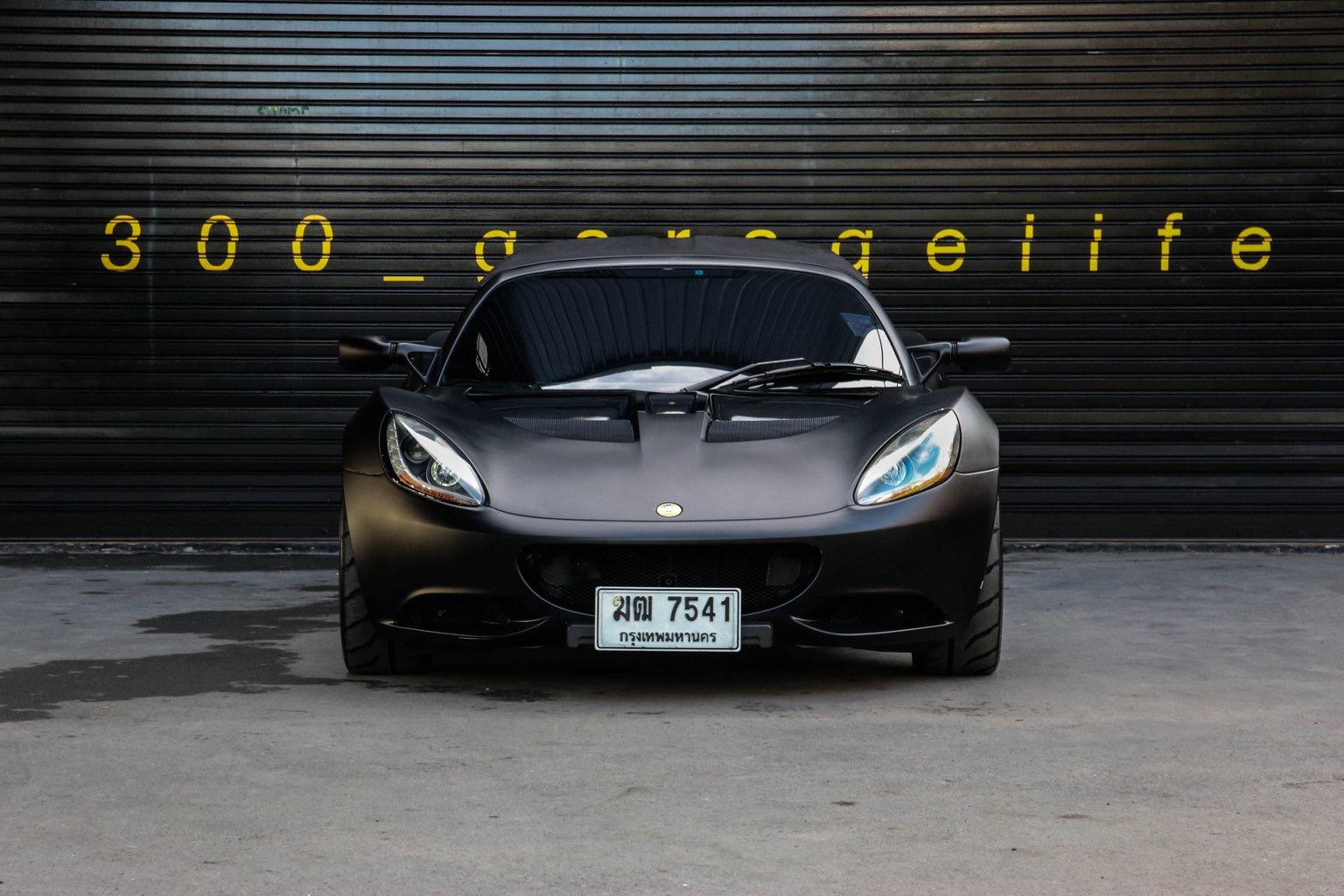 Lotus Elise ปี 2013 สีขาว (wrapดำด้าน)