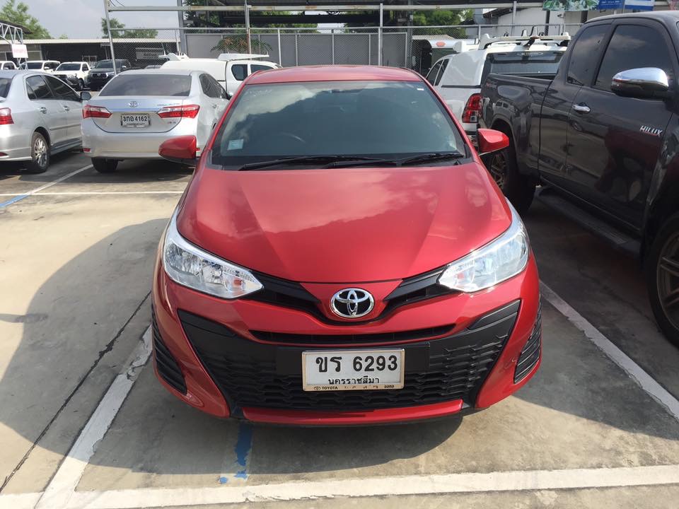 Toyota Yaris ปี 2017 สีแดง