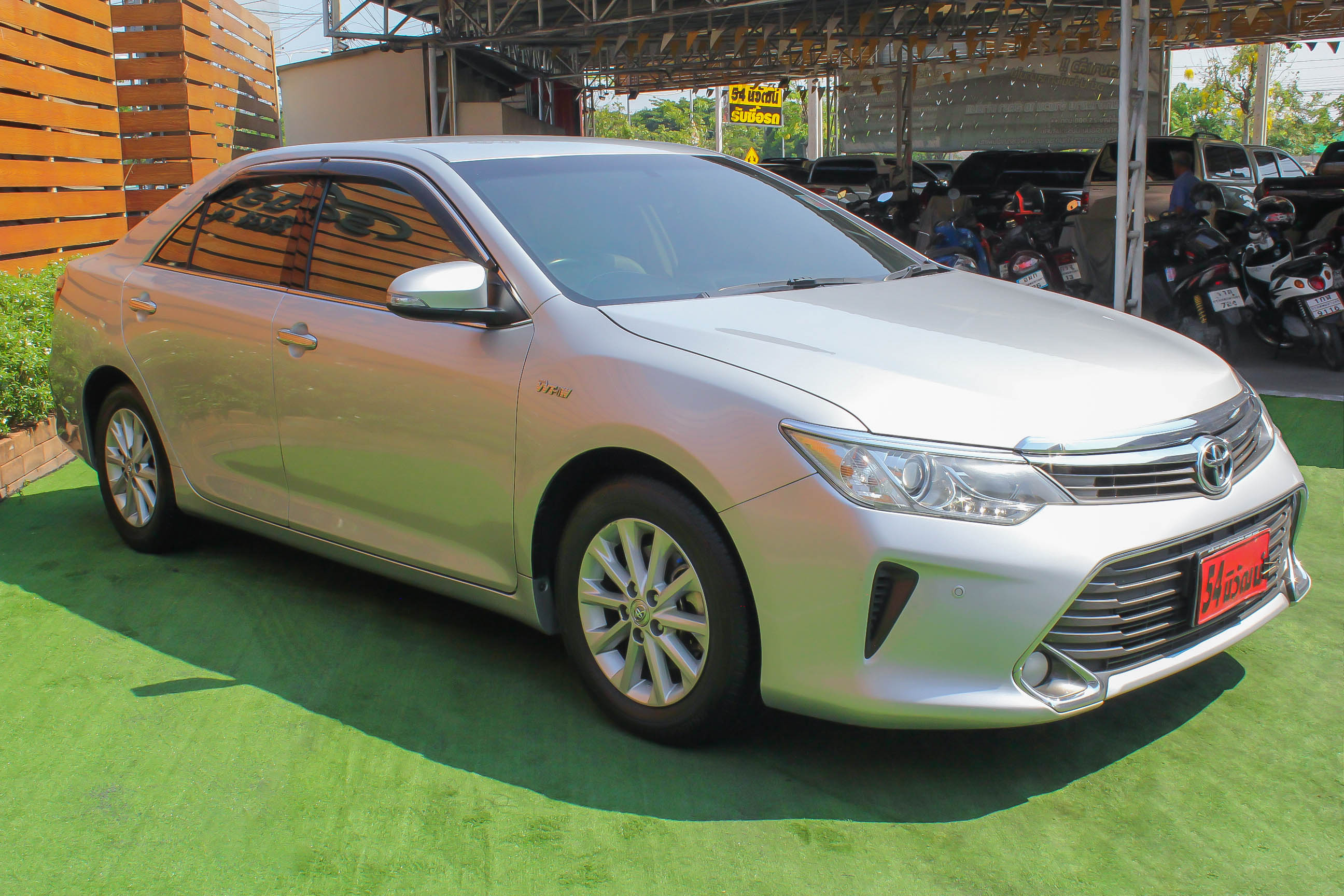 TOYOTA CAMRY 2.0 G MINOR CHANGE ปี 2015 สีเทา