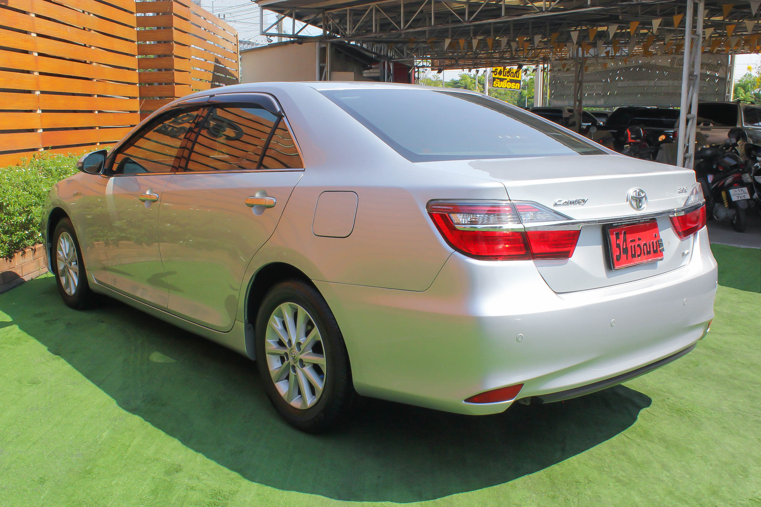 TOYOTA CAMRY 2.0 G MINOR CHANGE ปี 2015 สีเทา