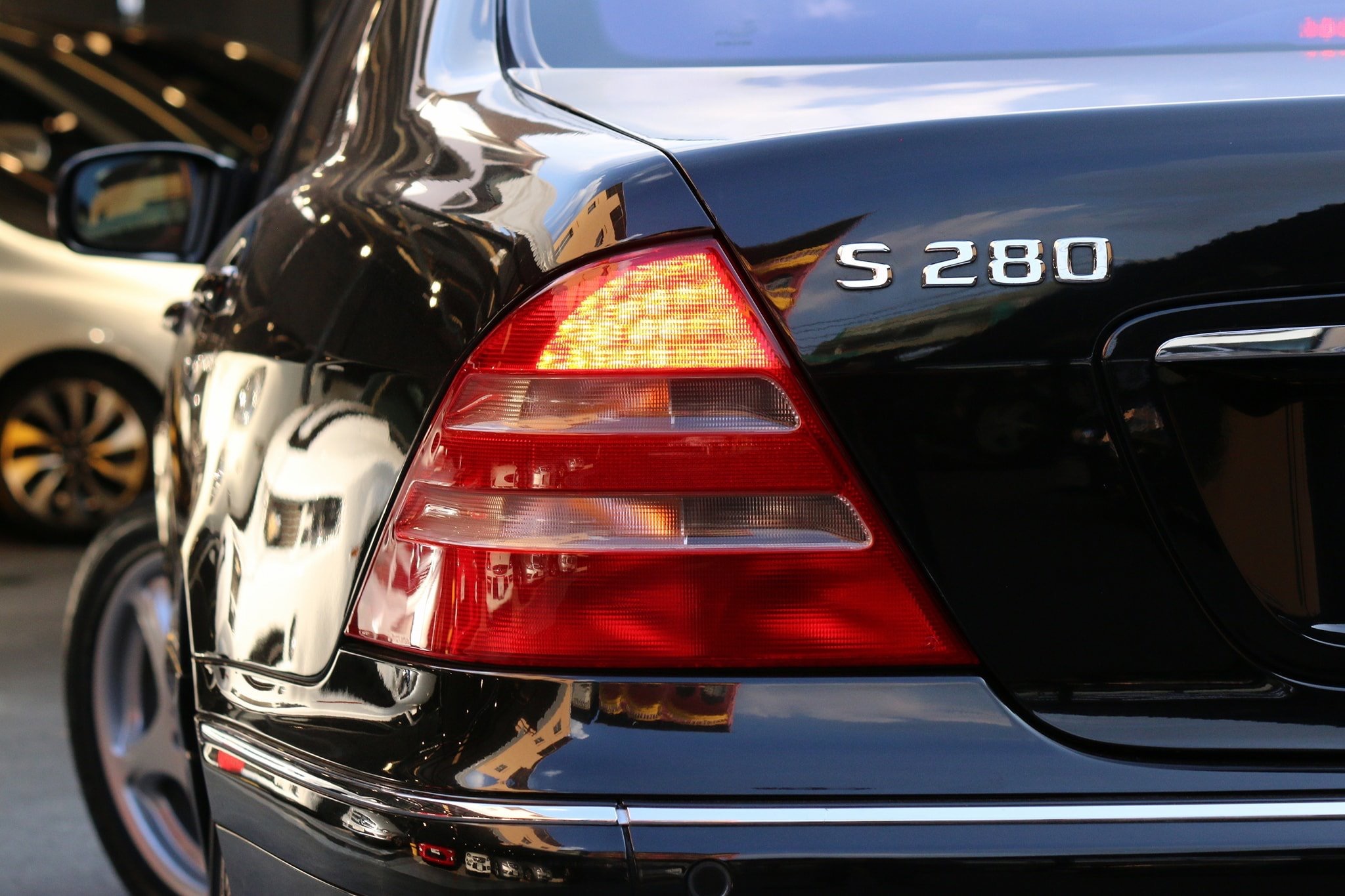 Mercedes-Benz S-Class W220 S280 ปี 2000 สีดำ