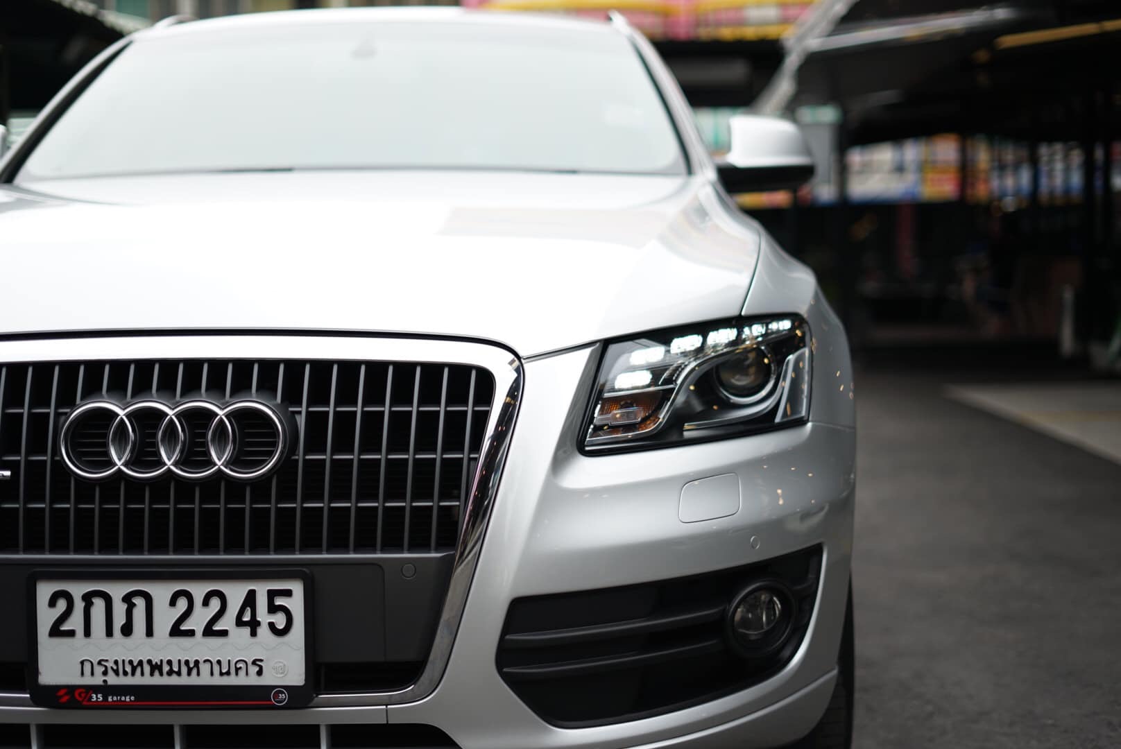 Audi Q5 (8R) ปี 2011 สีเงิน