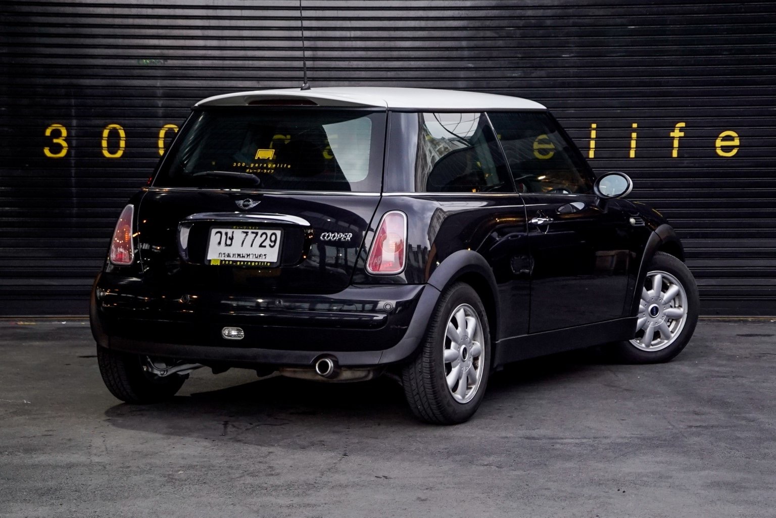 Mini Hatch (Cooper) Gen1 R50 ปี 2003 สีดำ